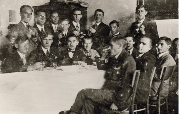 Bandera, fourth from the left, in 1928.
