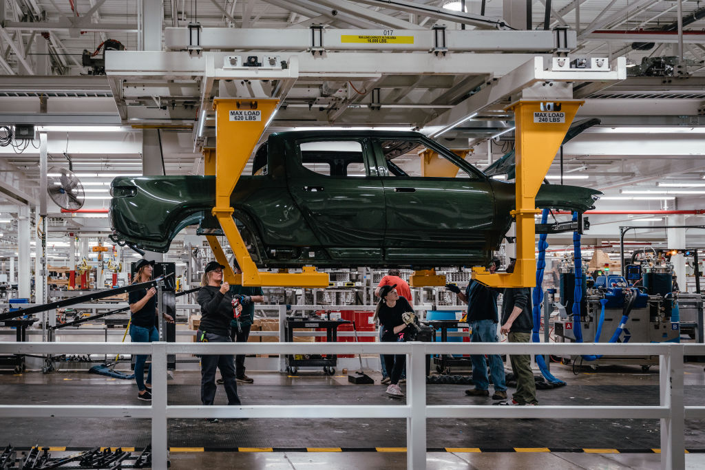 Electric Vehicle Factories Are Overwhelmingly Nonunion. The UAW